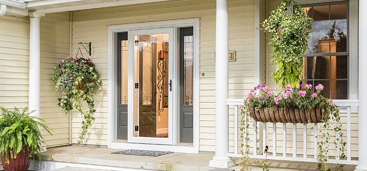 screen door installation in Escalon
