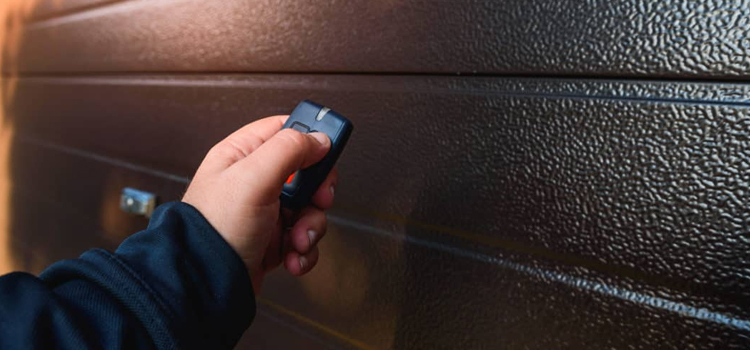 automatic door opener with remote control in Escalon